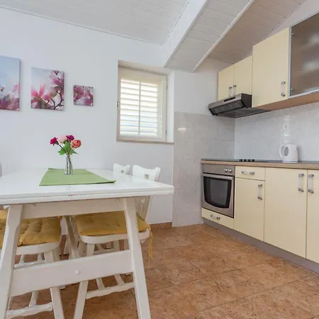 Marija Bibic Hvar Town