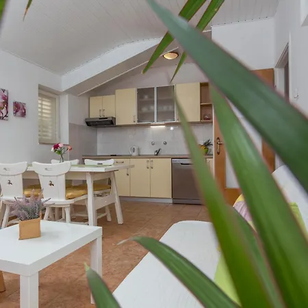 Marija Bibic Apartment Hvar Town