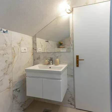 Apartment Marija Bibic *